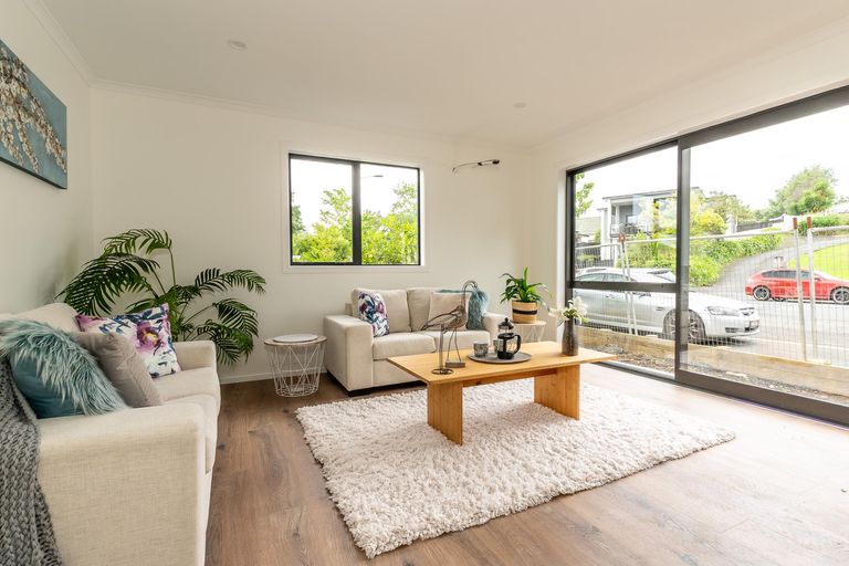 Photo of property in 1/4 Marama Street, Castor Bay, Auckland, 0620