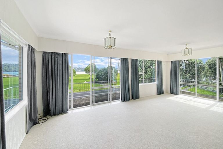 Photo of property in 91a Kiwi Esplanade, Mangere Bridge, Auckland, 2022