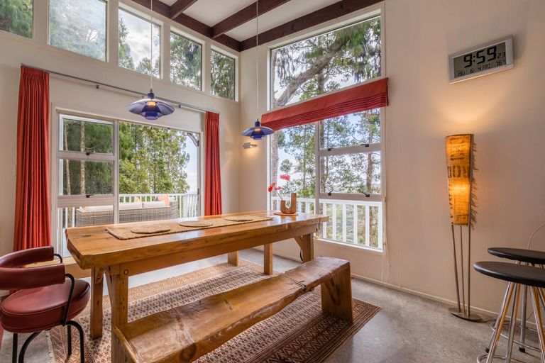 Photo of property in 136 Opanuku Road, Henderson Valley, Auckland, 0612