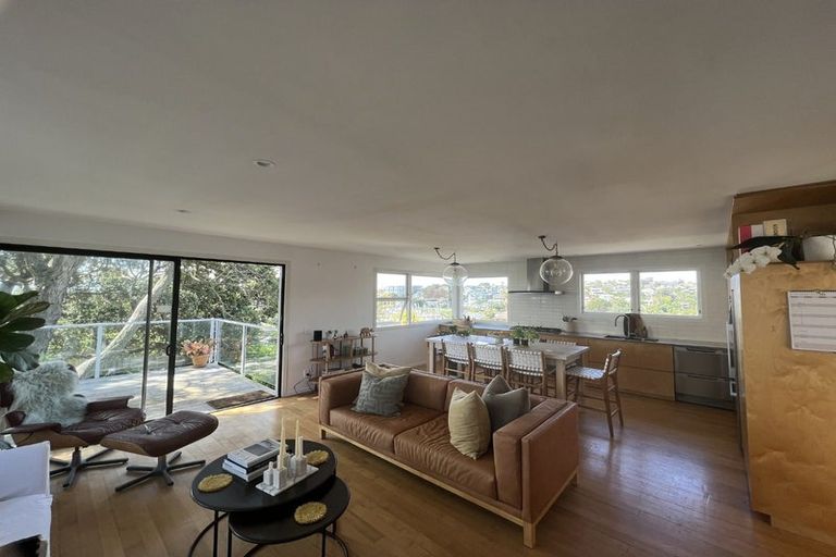 Photo of property in 1/4 Beach Road, Castor Bay, Auckland, 0620