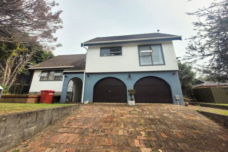 Photo of property in 6 Pioneer Grove, Silverstream, Upper Hutt, 5019