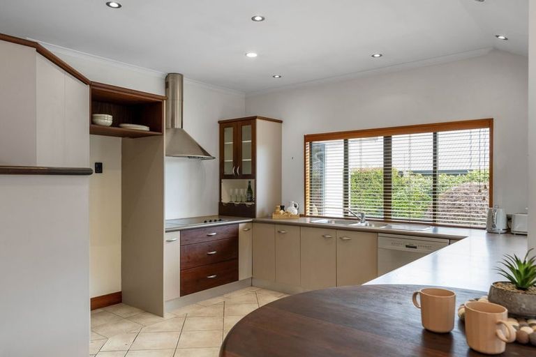 Photo of property in 28 Kurupae Road, Hilltop, Taupo, 3330