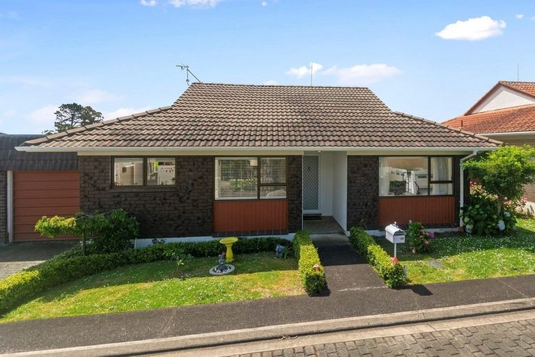 Photo of property in 5/248 Great North Road, Henderson, Auckland, 0612