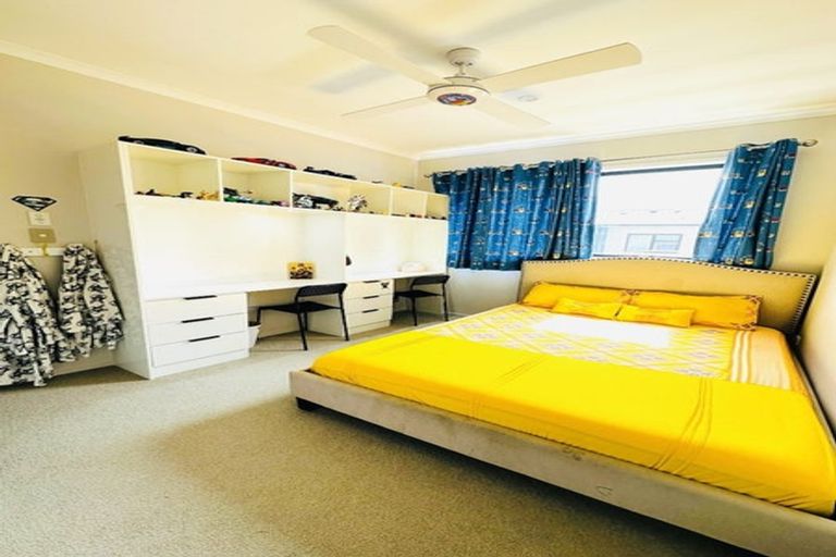 Photo of property in 13 William Stratton Lane, Hobsonville, Auckland, 0616