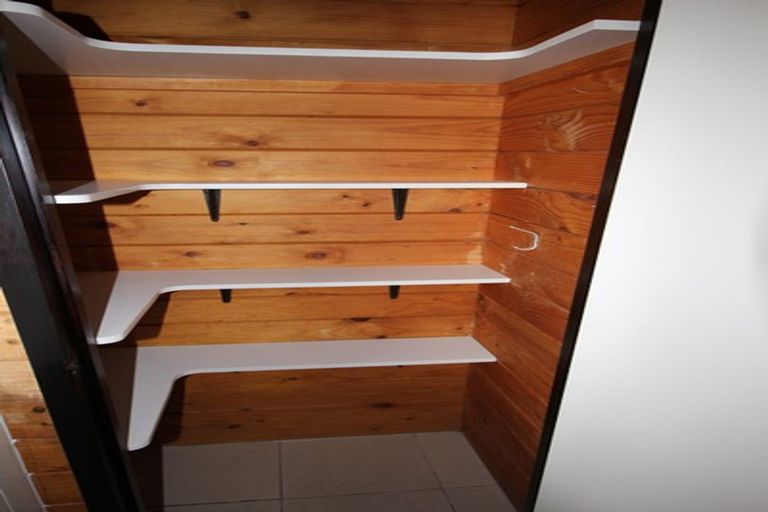 Photo of property in 7 Newton Place, Westbrook, Palmerston North, 4412