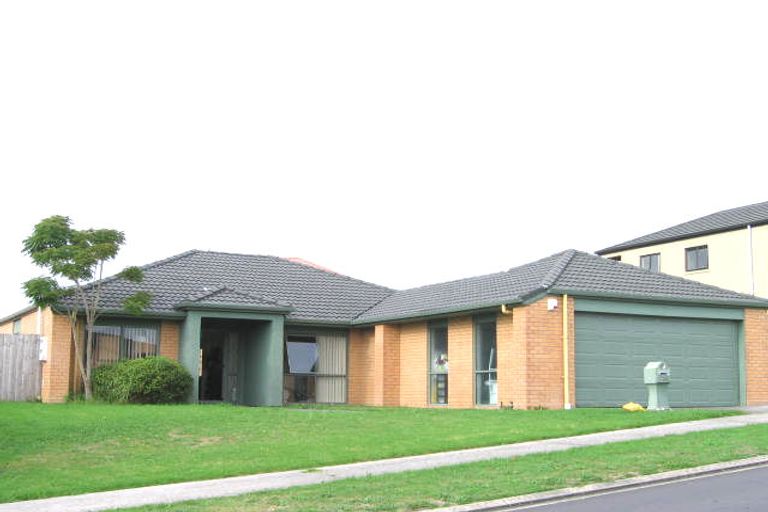 Photo of property in 15 Hercules Drive, Henderson, Auckland, 0612
