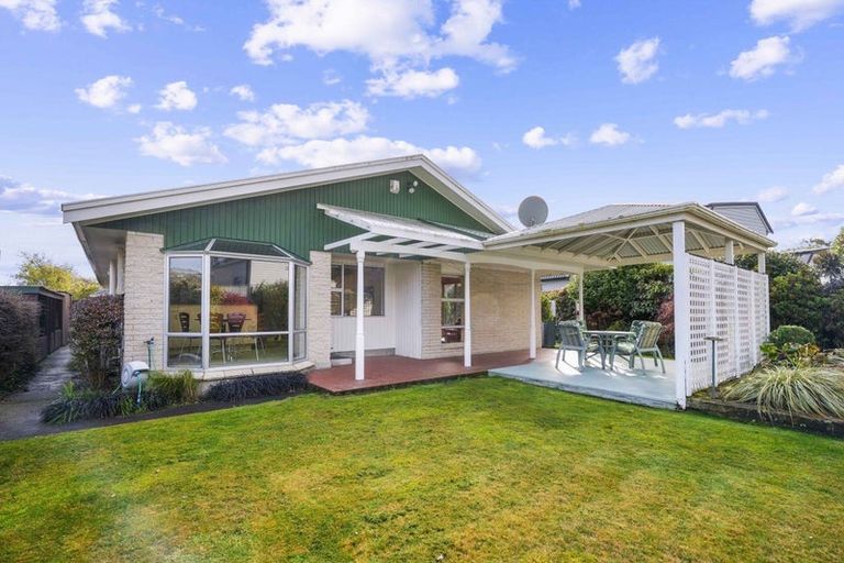 Photo of property in 9 Bridgemere Lane, Cracroft, Christchurch, 8022