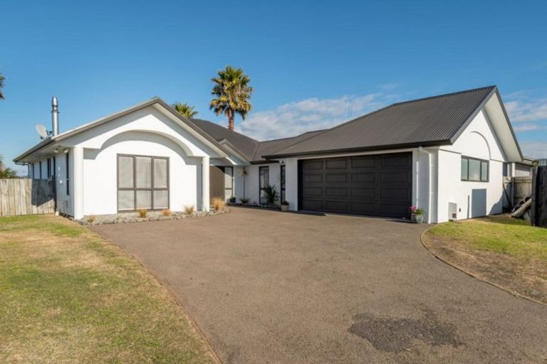 Photo of property in 5 Bree Court, Papamoa Beach, Papamoa, 3118