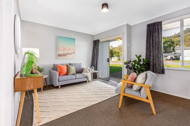 Photo of property in 2/46 Wood Street, Wainuiomata, Lower Hutt, 5014