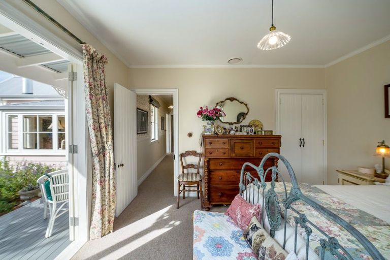 Photo of property in 10 Cotter Street, Greytown, 5712