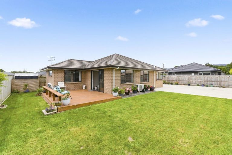 Photo of property in 4 Hawera Avenue, Levin, 5510