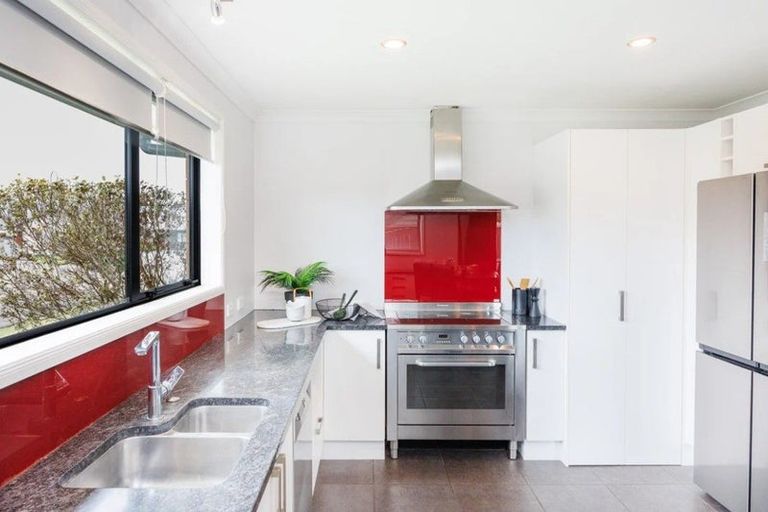 Photo of property in 22 Pegasus Place, Kelvin Grove, Palmerston North, 4414