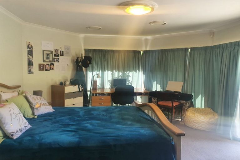 Photo of property in 4 Inglewood Place, Avonhead, Christchurch, 8042