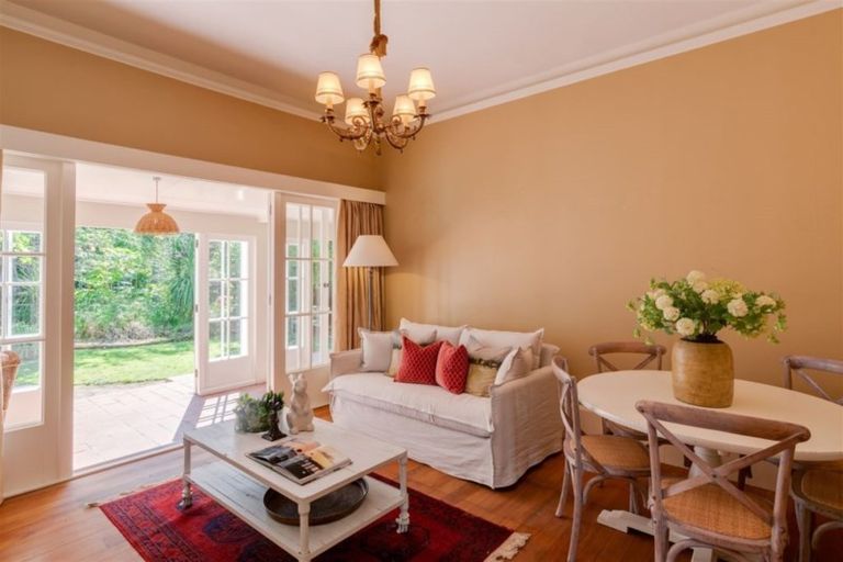 Photo of property in 27 Leinster Road, Merivale, Christchurch, 8014