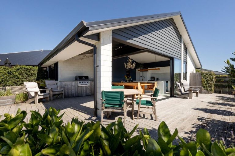 Photo of property in 73 Harding Drive, Papamoa Beach, Papamoa, 3118