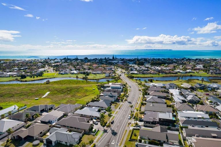 Photo of property in 99 Palm Springs Boulevard, Papamoa Beach, Papamoa, 3118
