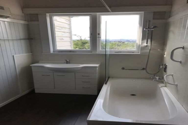 Photo of property in 215 Kitchener Road, Pukekohe, 2120