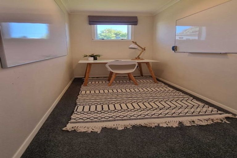 Photo of property in 130 Main Road, Titahi Bay, Porirua, 5022