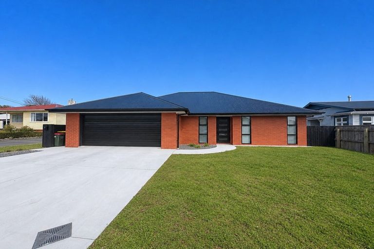 Photo of property in 5 Wheeler Place, Upper Vogeltown, New Plymouth, 4310