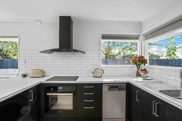 Photo of property in 2/19 De Bloge Place, Burwood, Christchurch, 8061