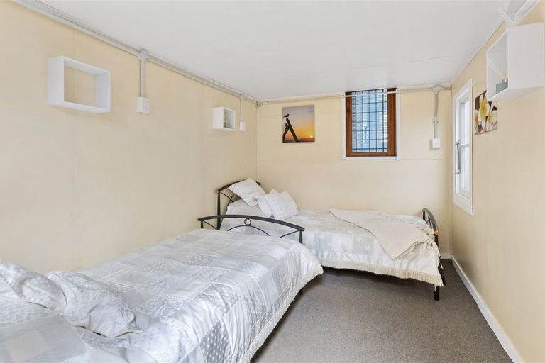 Photo of property in 169 Romilly Street, Westport, 7825