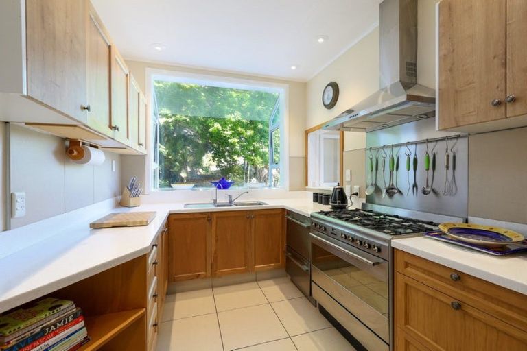 Photo of property in 16 Richmond Avenue, Nelson South, Nelson, 7010