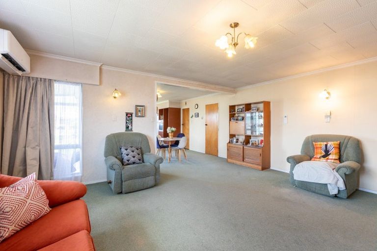 Photo of property in 5 Gladstone Street, Dannevirke, 4930