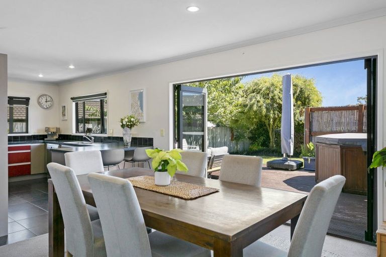 Photo of property in 19 Brompton Close, Richmond Heights, Taupo, 3330