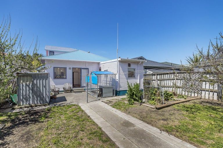 Photo of property in 302 The Parade, Island Bay, Wellington, 6023