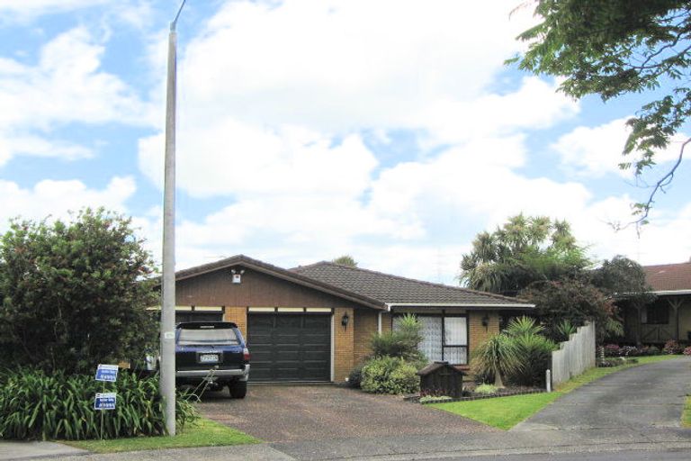 Photo of property in 13 Syntax Place, Conifer Grove, Takanini, 2112