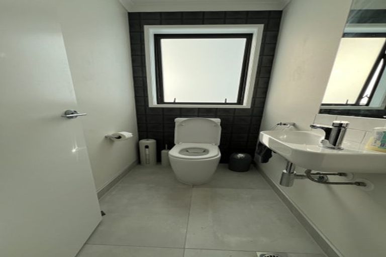 Photo of property in 32 Raranga Lane, Hobsonville, Auckland, 0616