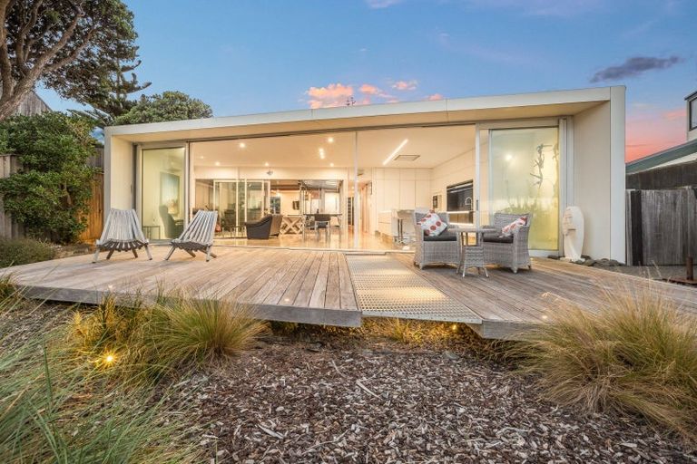 Photo of property in 31 Field Way, Waikanae Beach, Waikanae, 5036