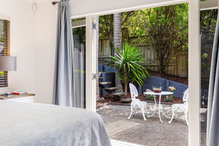 Photo of property in 30 Hogarth Rise, West Harbour, Auckland, 0618