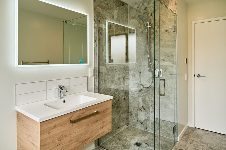 Photo of property in 6 Pihoihoi Close, Waikanae, 5036