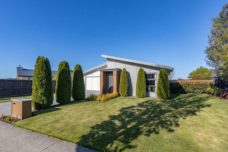 Photo of property in 60 Huntingdon Drive, Rangiora, 7400