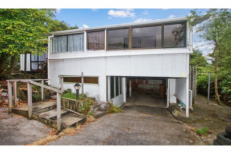Photo of property in 2/86 Lynn Road, Bayview, Auckland, 0629