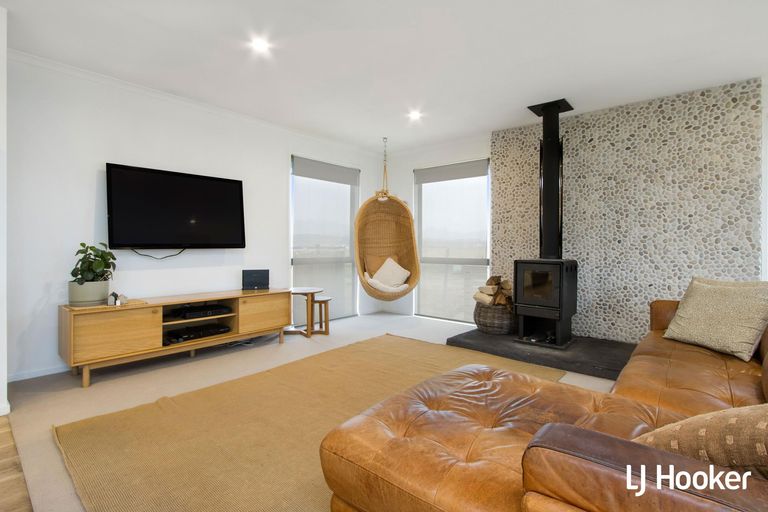 Photo of property in 24 Surfers Avenue, Waihi Beach, 3611