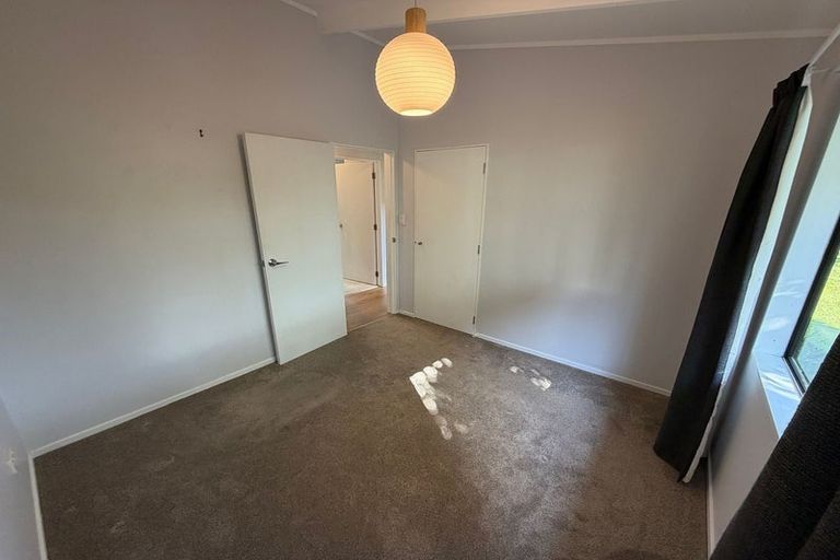 Photo of property in 5 Kearney Place, Massey, Auckland, 0614
