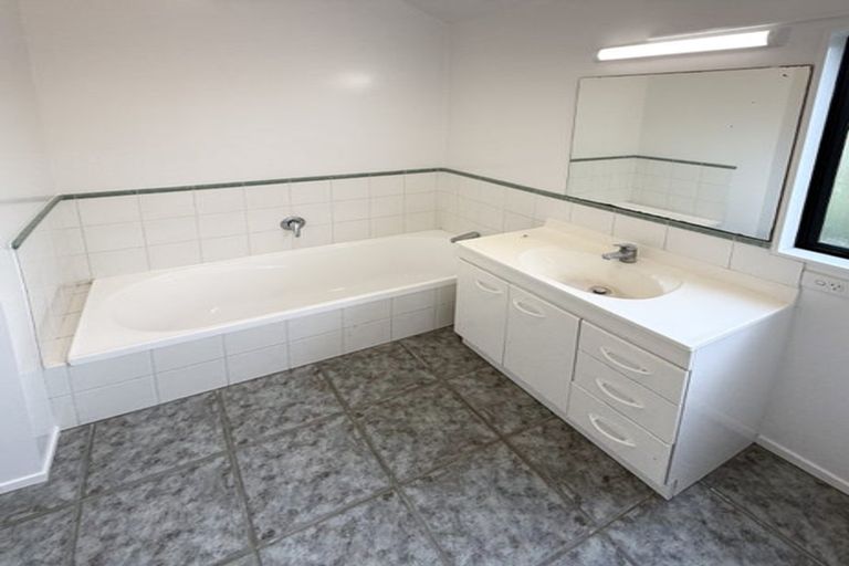 Photo of property in 6 Lucas Way, Albany, Auckland, 0632