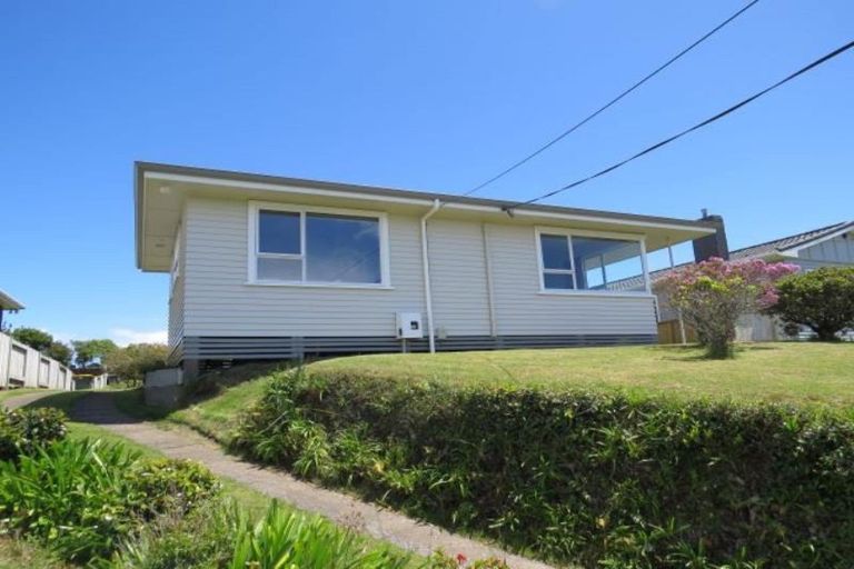 Photo of property in 62 Awanui Street, Merrilands, New Plymouth, 4312