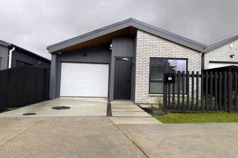 Photo of property in 13 Piringa Road, Pukekohe, 2120