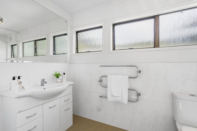 Photo of property in 8 Lynngate Place, Hillcrest, Auckland, 0627