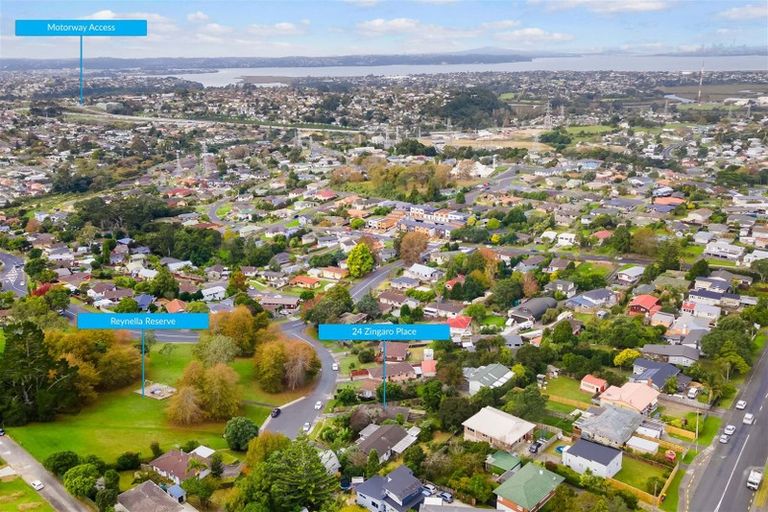 Photo of property in 24 Zingaro Place, Massey, Auckland, 0614