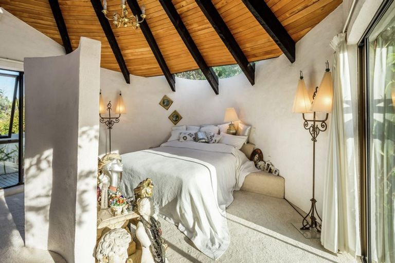 Photo of property in 82 Seaview Road, Paremata, Porirua, 5024