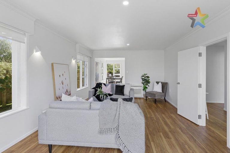 Photo of property in 162 Queen Street West, Levin, 5510