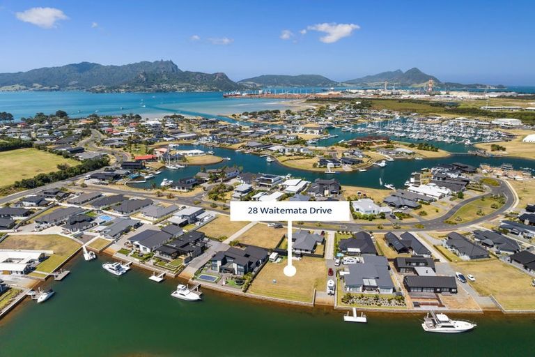 Photo of property in 28 Waitemata Drive, One Tree Point, 0118