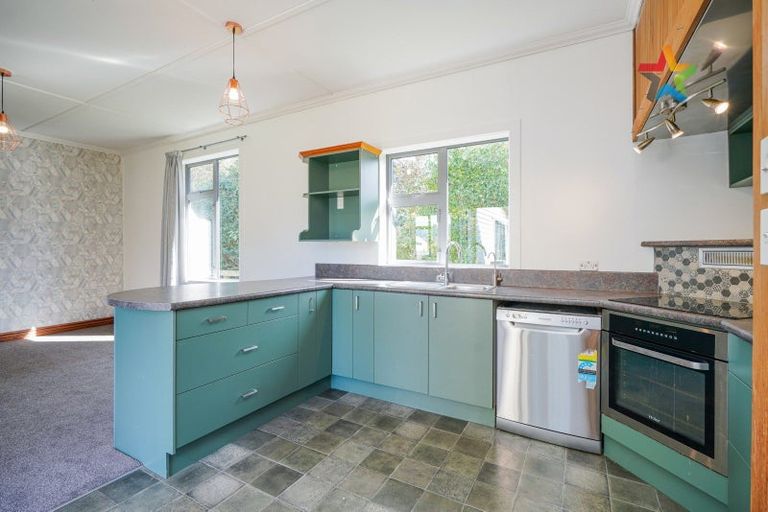 Photo of property in 6 Half Mile Road, Tuatapere, 9620