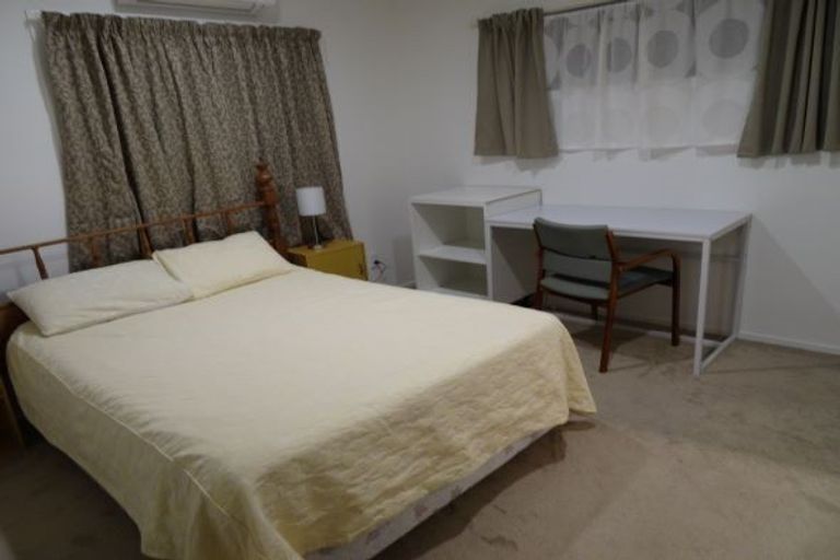 Photo of property in 19 Faram Place, Massey, Auckland, 0614