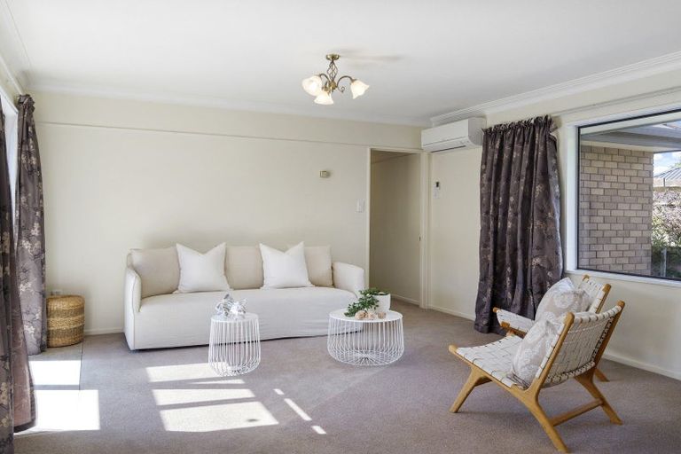 Photo of property in 8 Fuchsia Place, Halswell, Christchurch, 8025