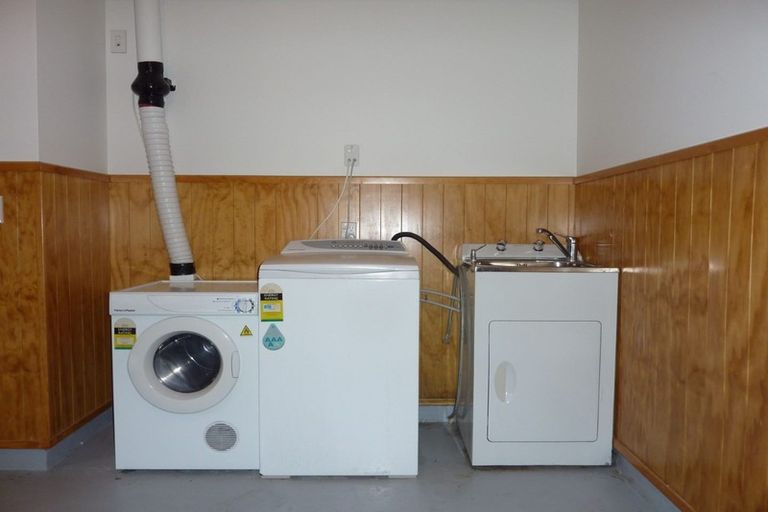 Photo of property in 17a Athol Terrace, Upper Riccarton, Christchurch, 8041